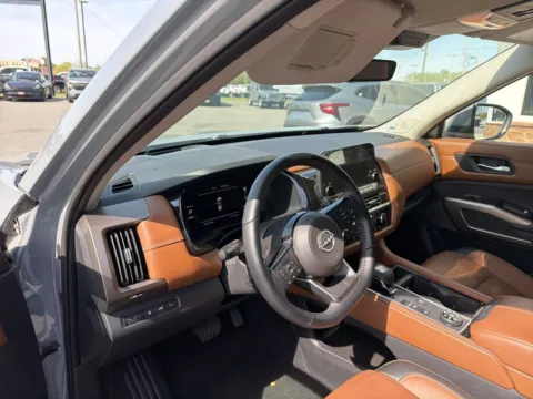 More photos of 2023 Nissan Pathfinder Platinum at Jerry Hunt Supercenter - Lexington, NC