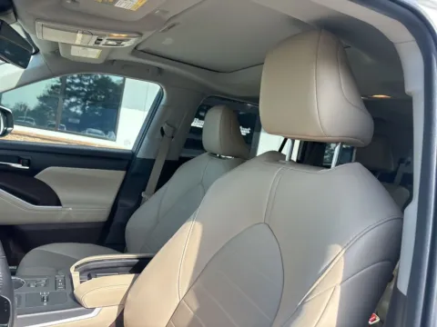 Another view of 2021 Toyota Highlander Hybrid XLE for sale in Lexington, NC at Jerry Hunt Supercenter - Lexington