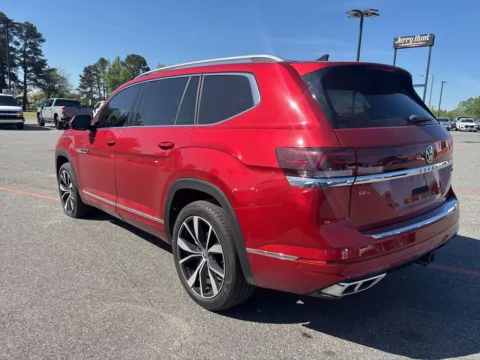 More photos of 2024 Volkswagen Atlas 2.0T SEL Premium R-Line at Jerry Hunt Supercenter - Lexington, NC