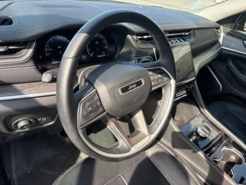 More photos of 2022 Jeep Grand Cherokee Limited at Jerry Hunt Supercenter - Lexington, NC
