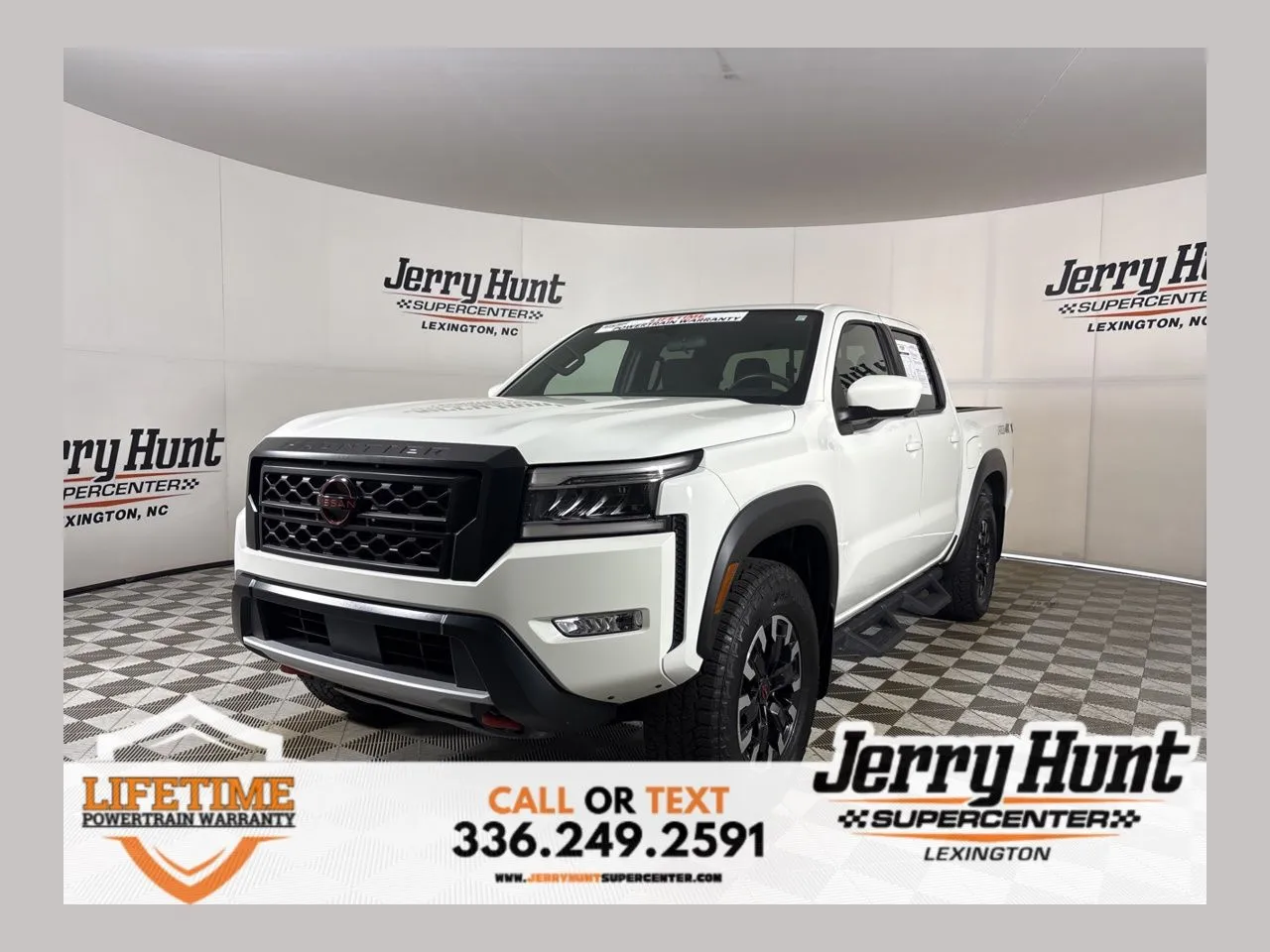 2024 Nissan Frontier PRO-4X Crew Cab 4X4's photo