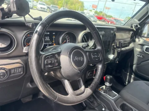 More photos of 2021 Jeep Gladiator Willys at Jerry Hunt Supercenter - Lexington, NC