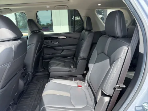 More photos of 2025 Honda Pilot Touring at Jerry Hunt Supercenter - Lexington, NC