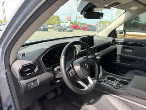 More photos of 2025 Honda Pilot Touring at Jerry Hunt Supercenter - Lexington, NC