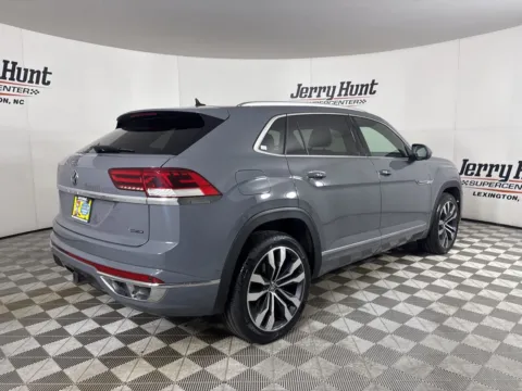 More photos of 2023 Volkswagen Atlas Cross Sport 3.6L V6 SEL Premium R-Line at Jerry Hunt Supercenter - Lexington, NC