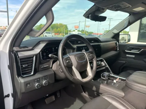 More photos of 2025 GMC Sierra 1500 Denali at Jerry Hunt Supercenter - Lexington, NC