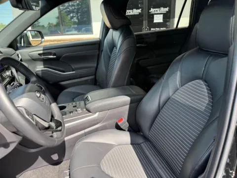 Another view of 2025 Toyota Highlander XSE for sale in Lexington, NC at Jerry Hunt Supercenter - Lexington