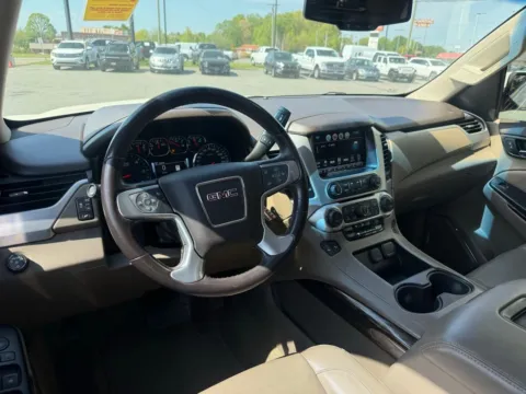 More photos of 2019 GMC Yukon SLT Standard Edition at Jerry Hunt Supercenter - Lexington, NC