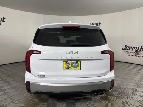 More photos of 2023 Kia Telluride S at Jerry Hunt Supercenter - Lexington, NC