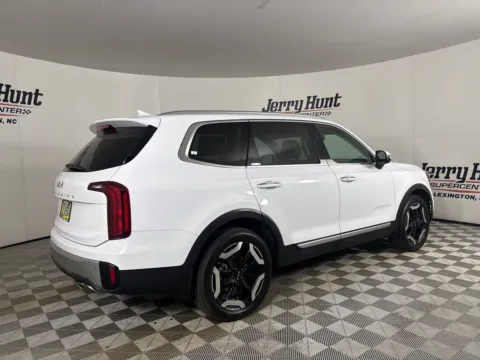 More photos of 2023 Kia Telluride S at Jerry Hunt Supercenter - Lexington, NC