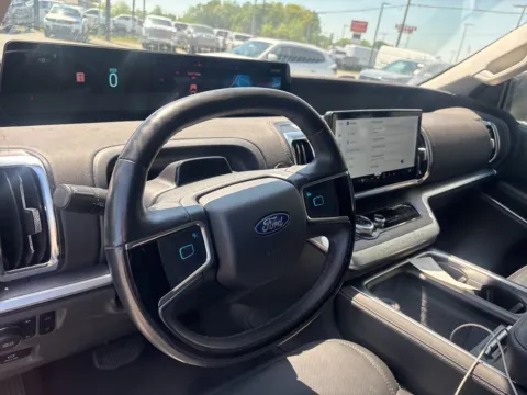 More photos of 2025 Ford Expedition Max Platinum at Jerry Hunt Supercenter - Lexington, NC