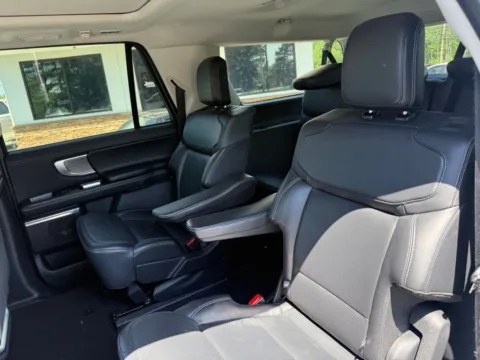 More photos of 2025 Ford Expedition Max Platinum at Jerry Hunt Supercenter - Lexington, NC