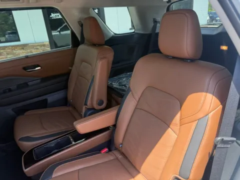 More photos of 2025 Nissan Pathfinder Platinum at Jerry Hunt Supercenter - Lexington, NC