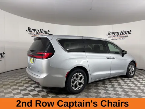 More photos of 2024 Chrysler Pacifica Limited at Jerry Hunt Supercenter - Lexington, NC