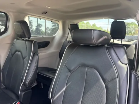 More photos of 2024 Chrysler Pacifica Limited at Jerry Hunt Supercenter - Lexington, NC