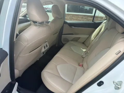 More photos of 2020 Toyota Camry Hybrid XLE at Jerry Hunt Supercenter - Lexington, NC