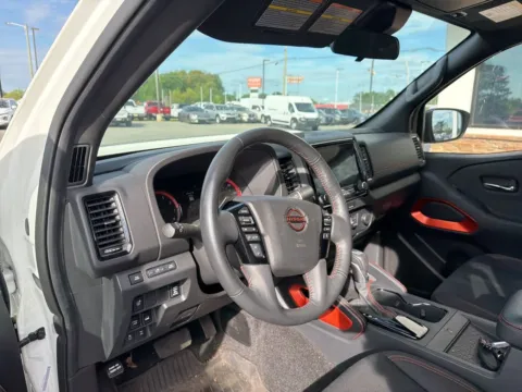More photos of 2022 Nissan Frontier PRO-4X at Jerry Hunt Supercenter - Lexington, NC