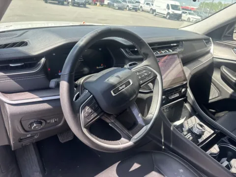 More photos of 2023 Jeep Grand Cherokee Limited at Jerry Hunt Supercenter - Lexington, NC