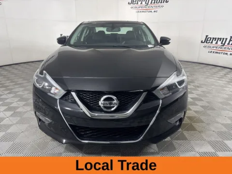 More photos of 2018 Nissan Maxima 3.5 SL at Jerry Hunt Supercenter - Lexington, NC