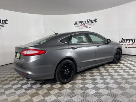 More photos of 2014 Ford Fusion SE at Jerry Hunt Supercenter - Lexington, NC