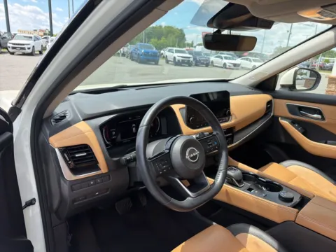 More photos of 2023 Nissan Rogue Platinum at Jerry Hunt Supercenter - Lexington, NC