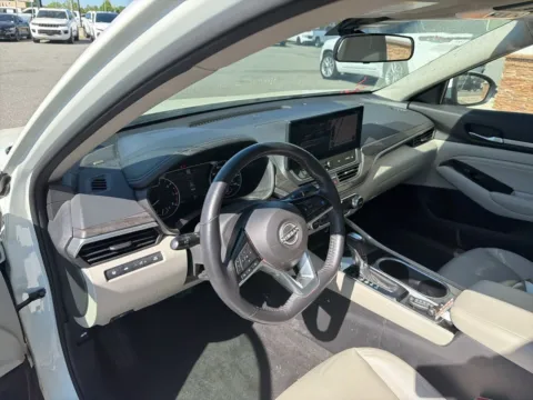 More photos of 2023 Nissan Altima 2.5 SL at Jerry Hunt Supercenter - Lexington, NC