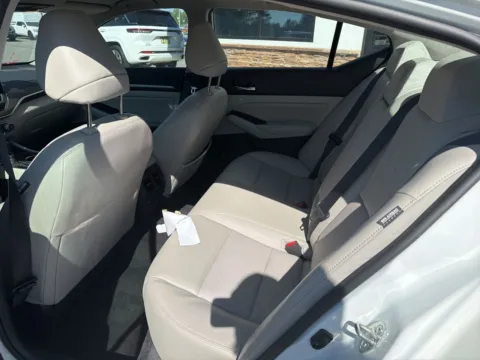 More photos of 2023 Nissan Altima 2.5 SL at Jerry Hunt Supercenter - Lexington, NC