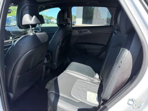 More photos of 2025 Kia Sportage X-Pro Prestige at Jerry Hunt Supercenter - Lexington, NC