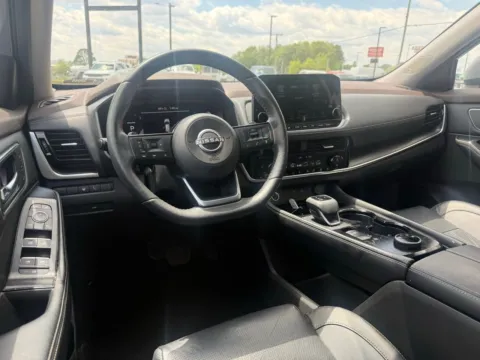 More photos of 2023 Nissan Rogue Platinum at Jerry Hunt Supercenter - Lexington, NC