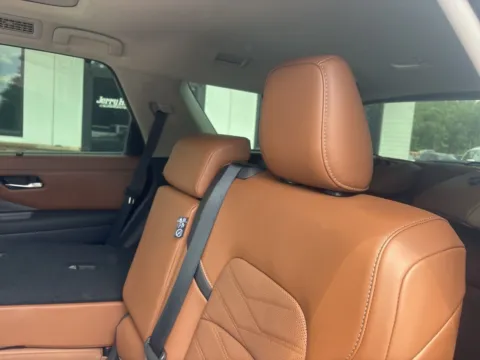 More photos of 2025 Nissan Pathfinder Platinum at Jerry Hunt Supercenter - Lexington, NC