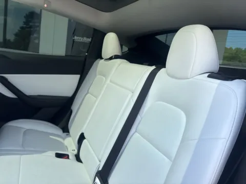 More photos of 2021 Tesla Model Y Long Range at Jerry Hunt Supercenter - Lexington, NC