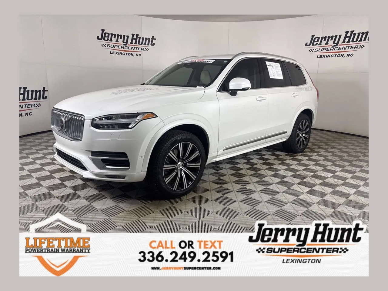 2023 Volvo XC90 B5 Plus 4WD's photo