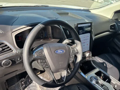 More photos of 2024 Ford Edge Titanium at Jerry Hunt Supercenter - Lexington, NC