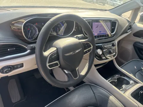 More photos of 2023 Chrysler Pacifica Limited at Jerry Hunt Supercenter - Lexington, NC