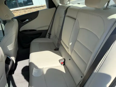 More photos of 2022 Chevrolet Malibu Premier at Jerry Hunt Supercenter - Lexington, NC