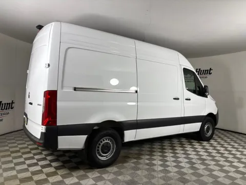 More photos of 2024 Mercedes-Benz Sprinter 2500 Crew 144 WB at Jerry Hunt Supercenter - Lexington, NC