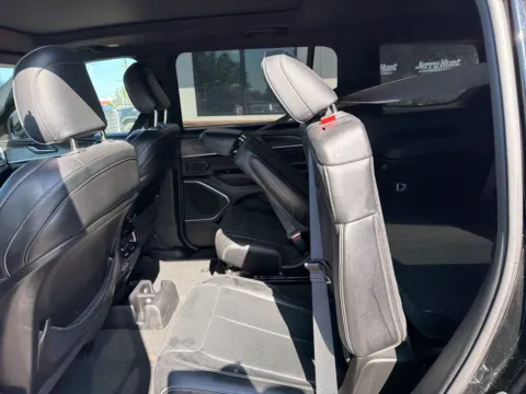 More photos of 2023 Jeep Grand Cherokee L Overland at Jerry Hunt Supercenter - Lexington, NC