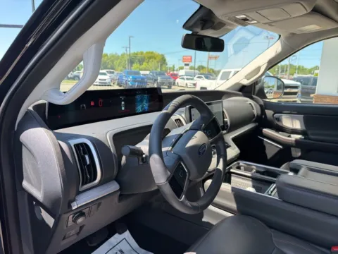 More photos of 2025 Ford Expedition Active at Jerry Hunt Supercenter - Lexington, NC