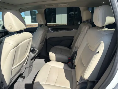 More photos of 2022 Cadillac XT6 Premium Luxury at Jerry Hunt Supercenter - Lexington, NC