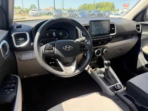 More photos of 2025 Hyundai Venue SEL at Jerry Hunt Supercenter - Lexington, NC