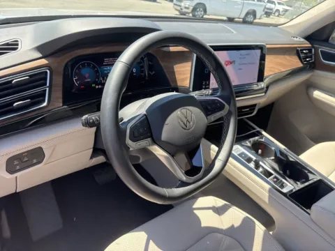 More photos of 2025 Volkswagen Atlas 2.0T SE w/Technology at Jerry Hunt Supercenter - Lexington, NC