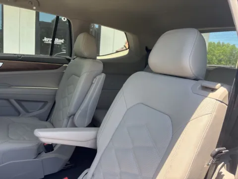 More photos of 2025 Volkswagen Atlas 2.0T SE w/Technology at Jerry Hunt Supercenter - Lexington, NC