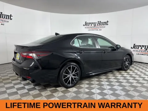 More photos of 2022 Toyota Camry SE at Jerry Hunt Supercenter - Lexington, NC
