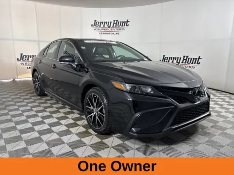 More photos of 2022 Toyota Camry SE at Jerry Hunt Supercenter - Lexington, NC