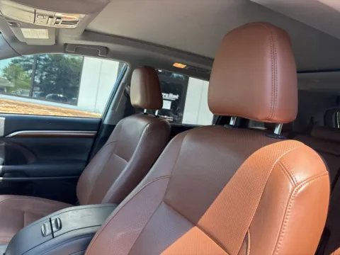 Another view of 2019 Toyota Highlander Limited Platinum for sale in Lexington, NC at Jerry Hunt Supercenter - Lexington
