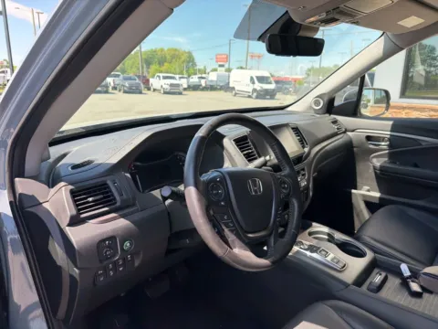 More photos of 2023 Honda Ridgeline RTL-E at Jerry Hunt Supercenter - Lexington, NC