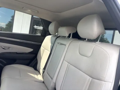 More photos of 2022 Hyundai Tucson Limited at Jerry Hunt Supercenter - Lexington, NC