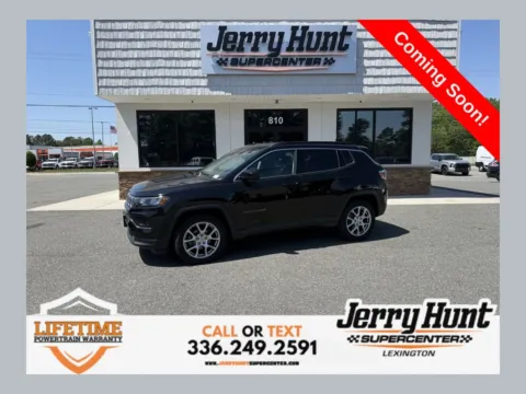 Black 2022 Jeep Compass Latitude Lux for sale in Lexington, NC