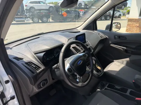 More photos of 2022 Ford Transit Connect XL at Jerry Hunt Supercenter - Lexington, NC