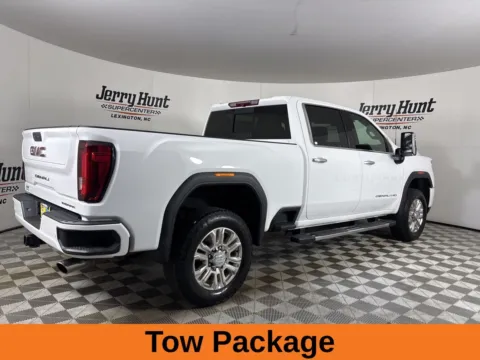 More photos of 2022 GMC Sierra 2500HD Denali at Jerry Hunt Supercenter - Lexington, NC